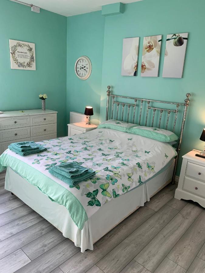 Winterbourne Bedrock Lodge מראה חיצוני תמונה