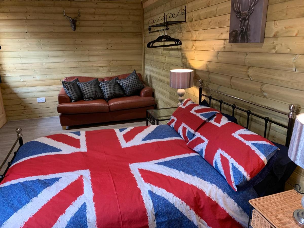Winterbourne Bedrock Lodge מראה חיצוני תמונה