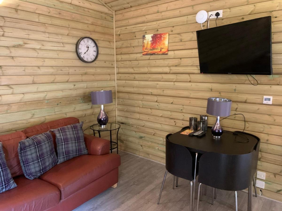 Winterbourne Bedrock Lodge מראה חיצוני תמונה