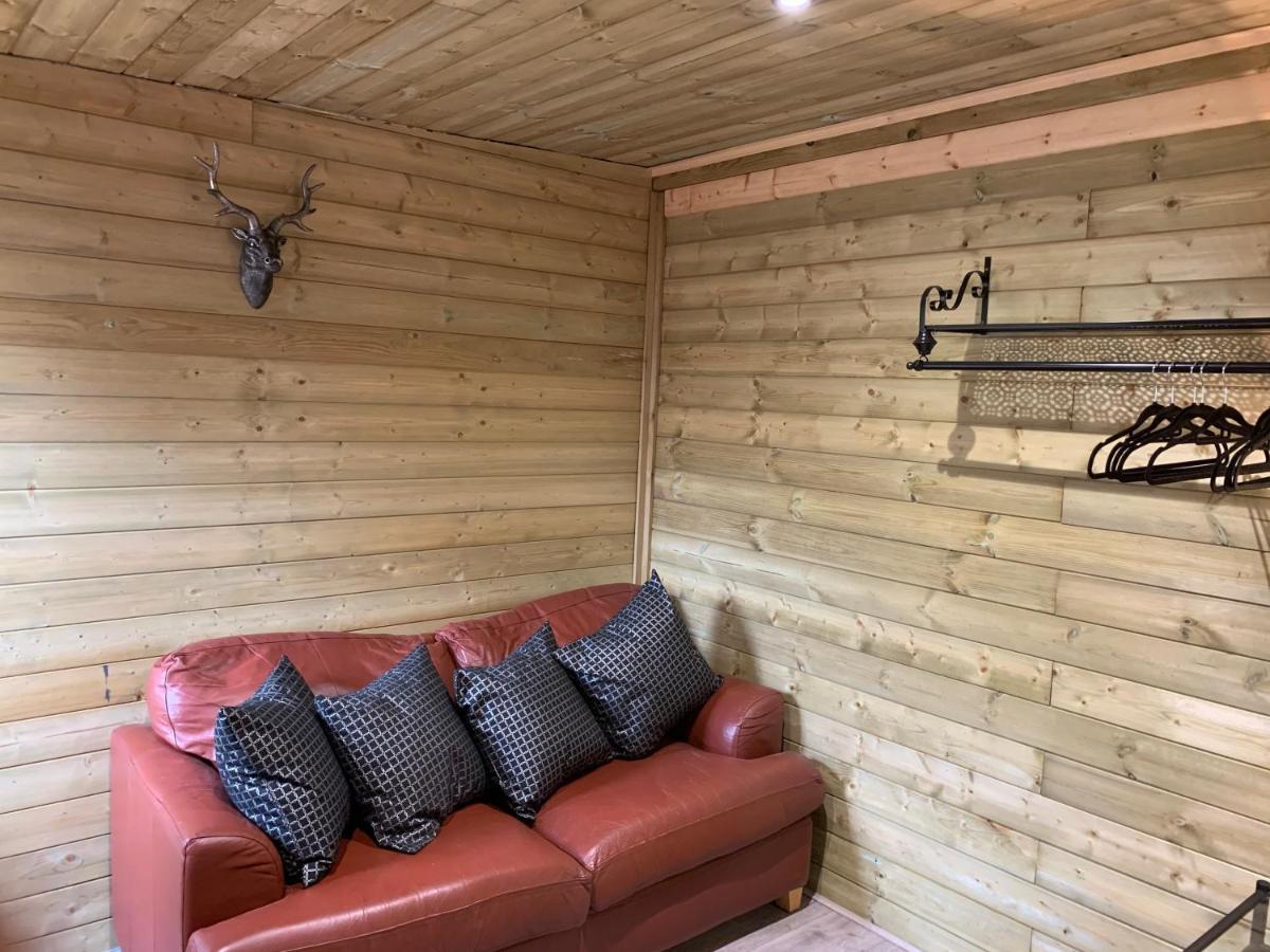 Winterbourne Bedrock Lodge מראה חיצוני תמונה