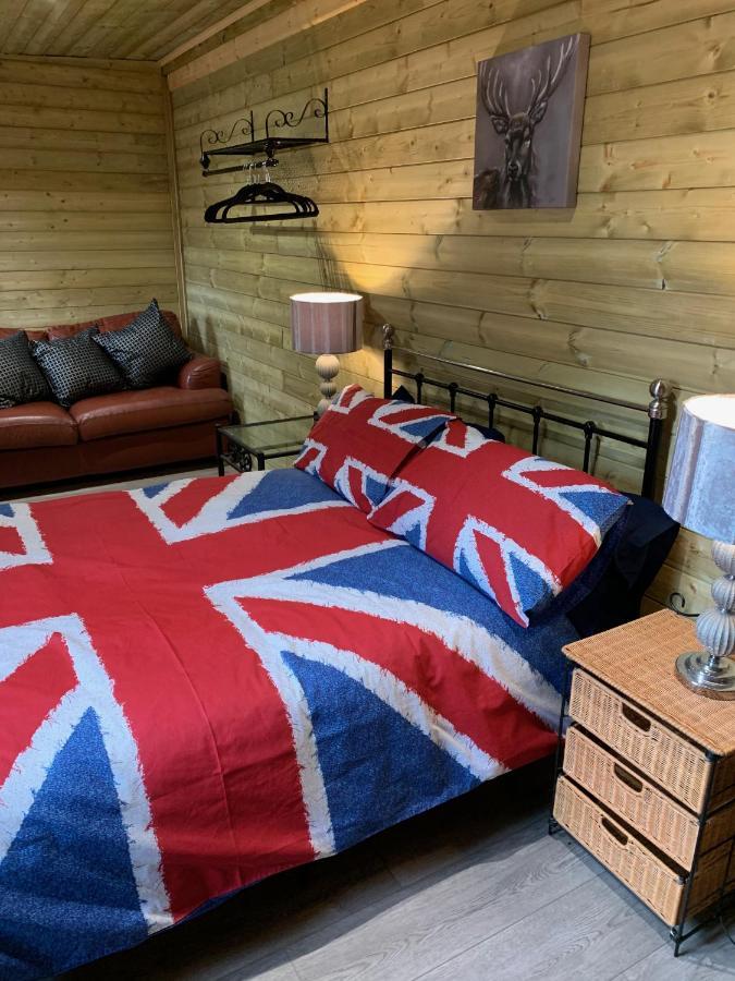 Winterbourne Bedrock Lodge מראה חיצוני תמונה