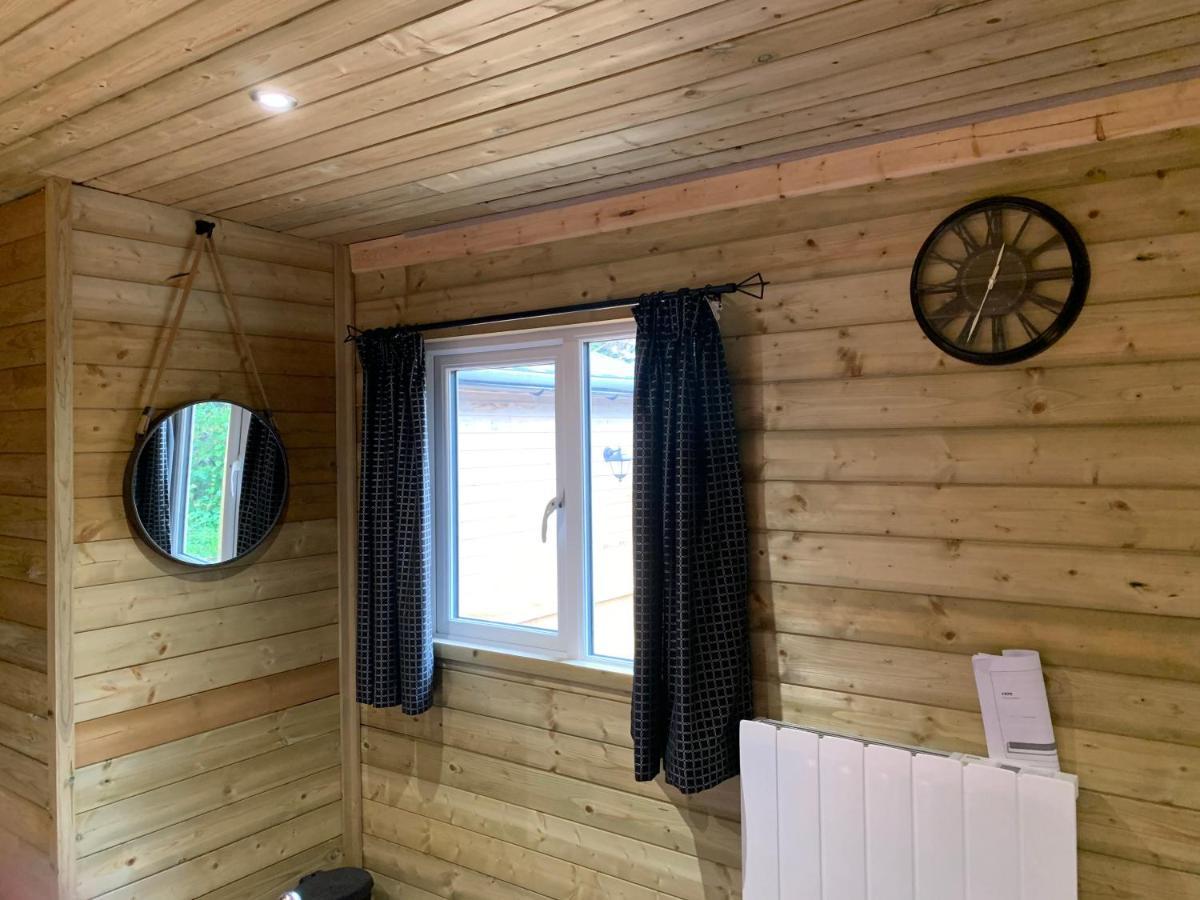 Winterbourne Bedrock Lodge מראה חיצוני תמונה