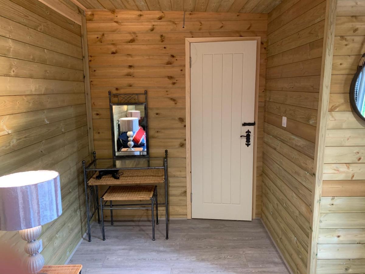 Winterbourne Bedrock Lodge מראה חיצוני תמונה