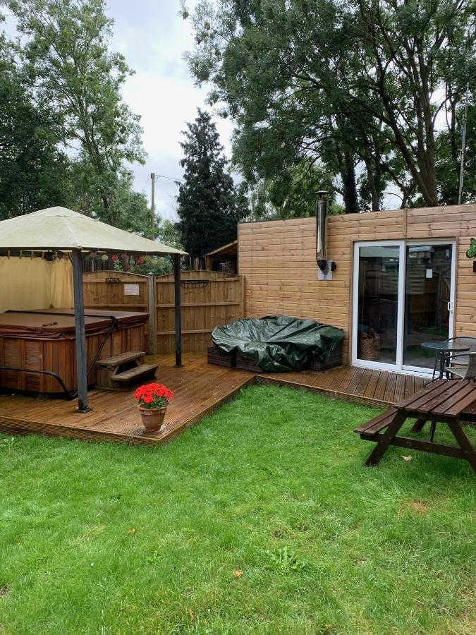 Winterbourne Bedrock Lodge מראה חיצוני תמונה