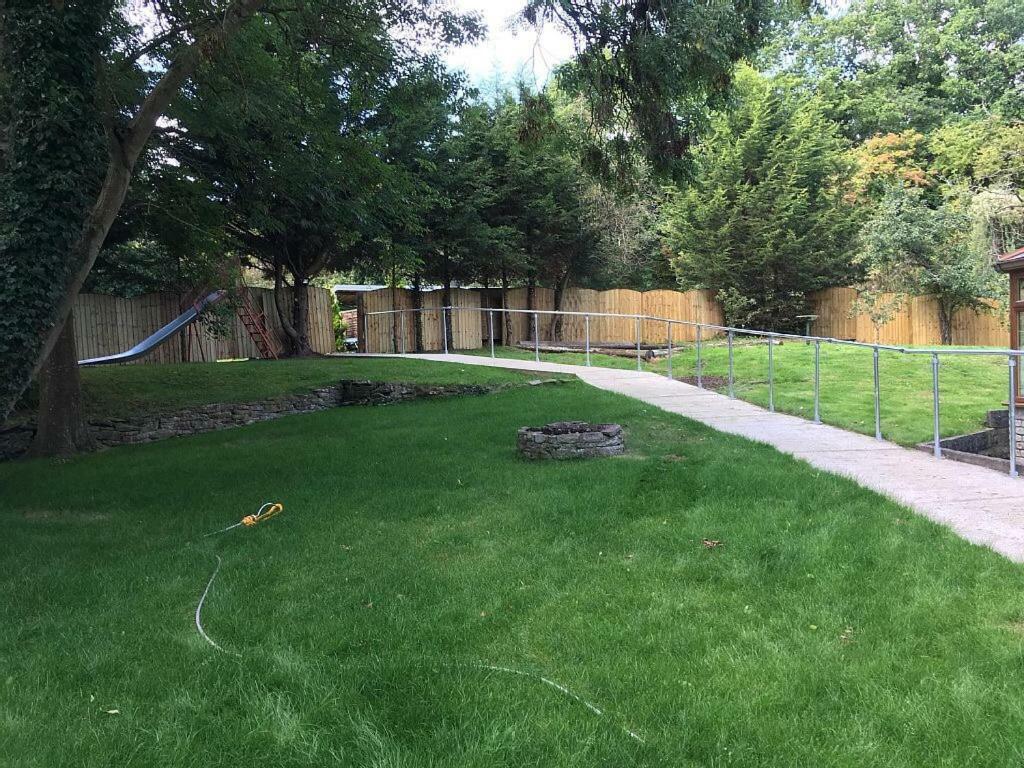 Winterbourne Bedrock Lodge מראה חיצוני תמונה